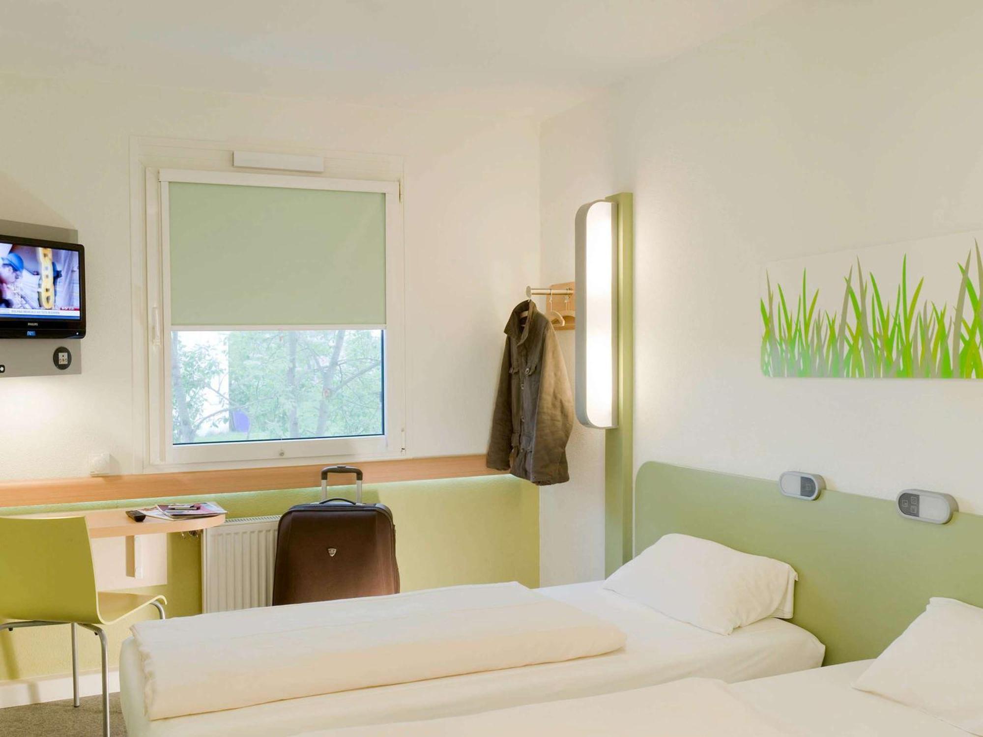 Ibis Budget Noyon Exterior photo